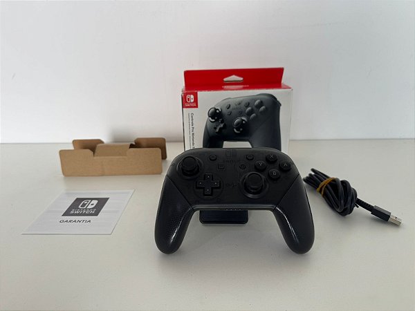Nintendo Switch Pro Controller - Controle Switch (Usado)