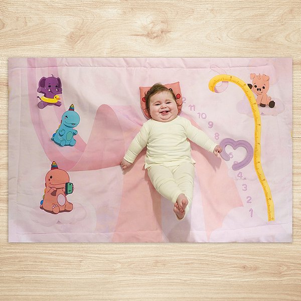 Tapete mêsversário Escorregador Rosa fofinho tipo edredom com marcador de meses e travesseiro anatômico   - Babytube