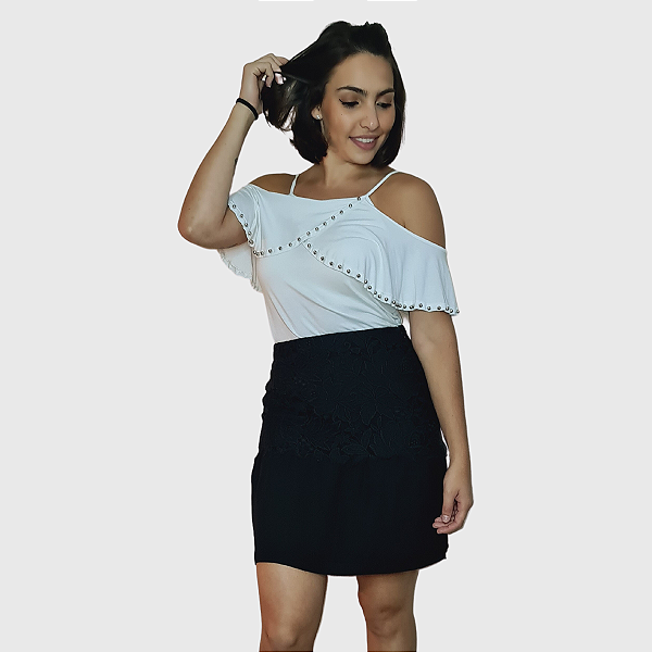 Blusa Off-White SPEZZATO, SemiNova.  Os Detalhes Refinados, torna-a única e perfeita, união de estilo e qualidade que a Marca oferece.