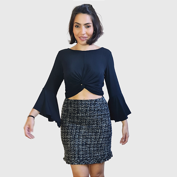 Saia Reta ARGENTUM, SemiNova. Preto Tweed  Xadrez, você estará sempre bem-vestida, com uma peça versátil.