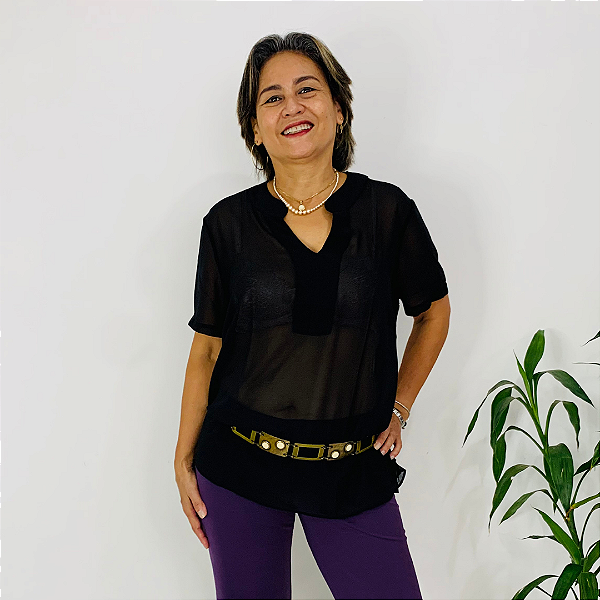 Blusa ESTHER, Nova. De chiffon com sua gola padre é uma peça elegante e sofisticada.
