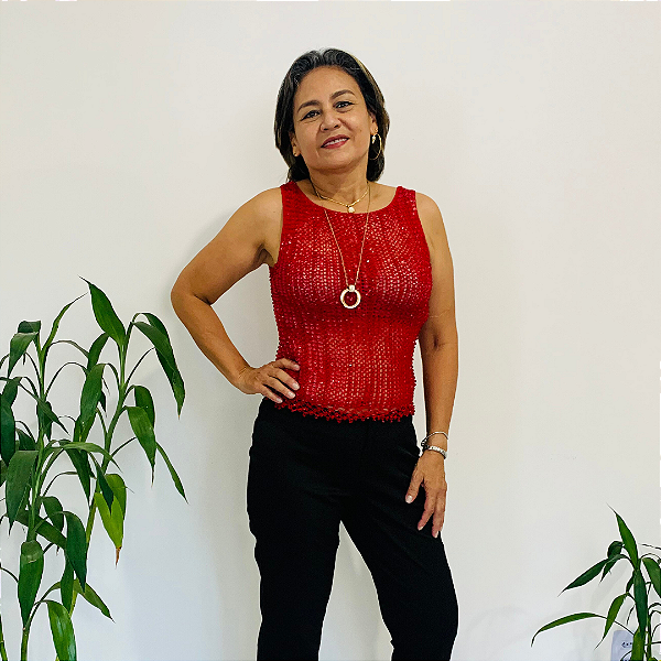 Blusa GREGORY, SemiNova.Tricot Vazado com Contas e Lantejoulas, que conferem um brilho sutil e refinado à blusa.