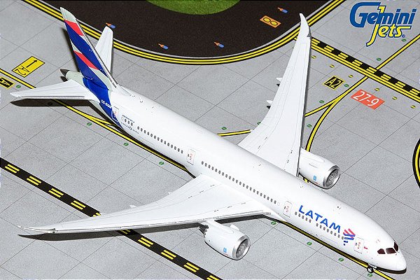 Gemini Jets 1:400 LATAM Boeing 787-9