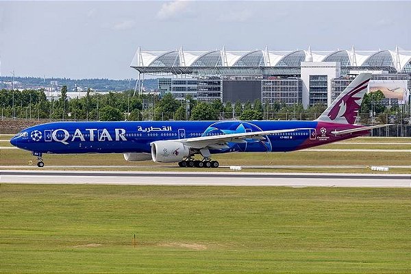 Phoenix 1:400 Qatar Airways Boeing 777-300ER ."Champions League"