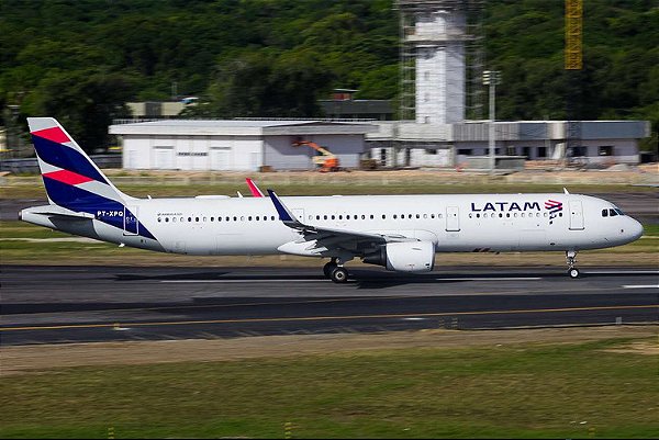 Phoenix 1:400 LATAM Brasil Airbus A321 (pré-venda)