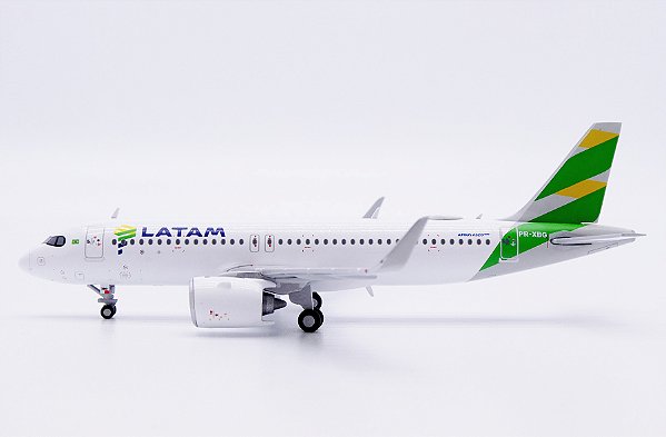 JC Wings 1:400 LATAM Brasil Airbus A320neo Verde Amarelo PR-XBG (pré-venda)