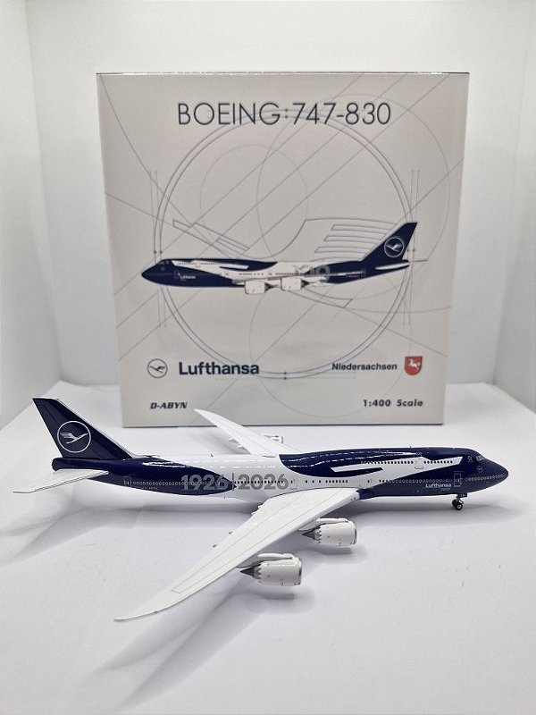 Phoenix 1:400 Lufthansa (100 years) Boeing 747-8 D-ABYN