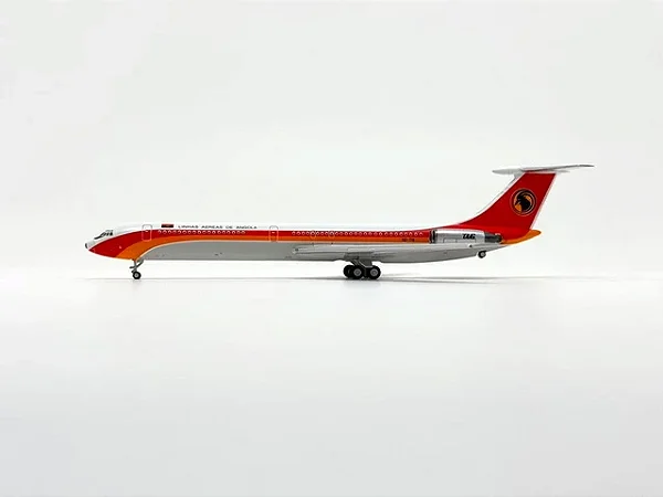 Phoenix 1:400 Linhas Aeress de Angola Ilyushin IL-62M TAAG