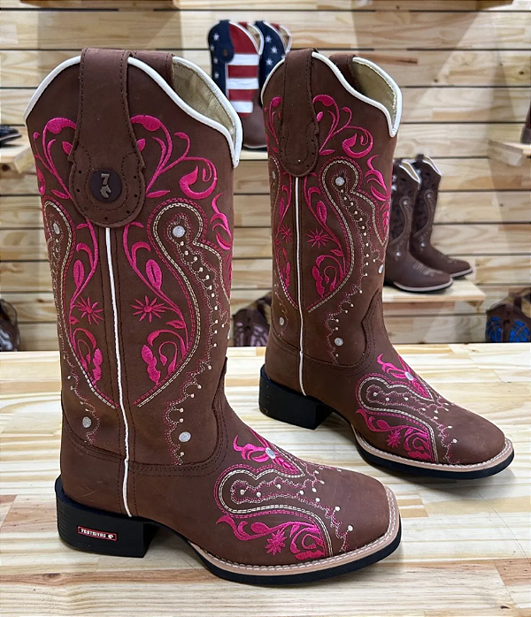 Bota Texana Florência Couro Marrom Bordado Rosa Cano Longo