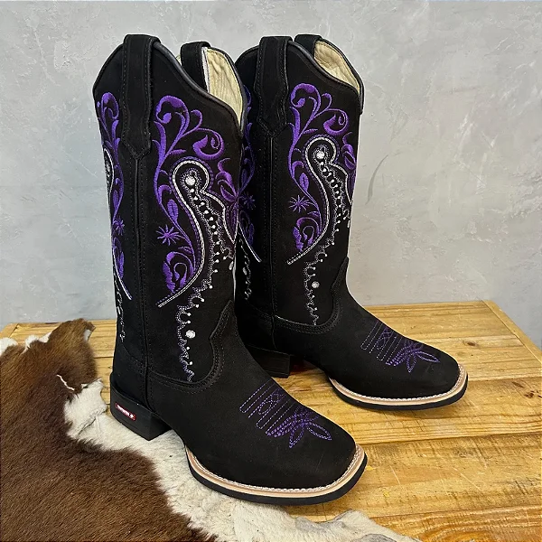 Bota Texana Couro Preto Com Bordado Roxo