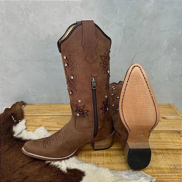 Texana Bico Fino Com Strass - Couro Marrom | Bordados Marrom Produto sob encomenda.