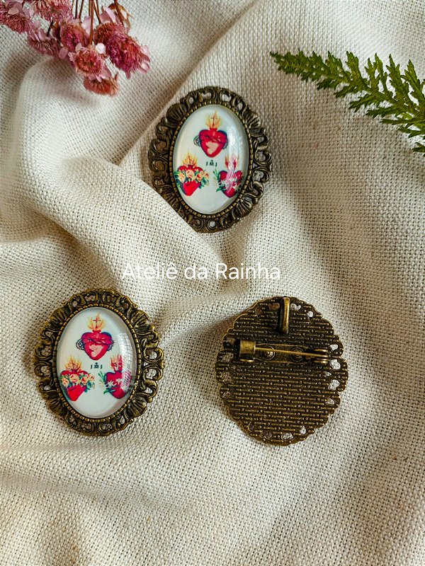 BROCHE ou PINGENTE TRÊS SAGRADOS CORACÕES