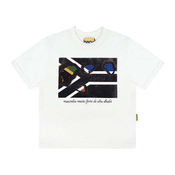 Camiseta MAD Enlatados Muito Forte de Abu Dhabi Off White