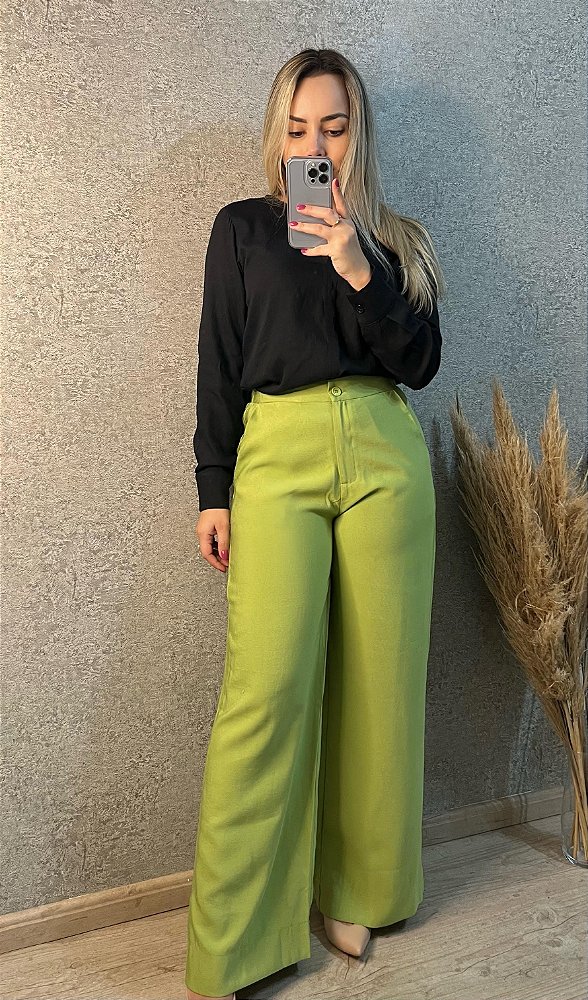 CALÇA FLAIR VERDE EM ALFAIATARIA