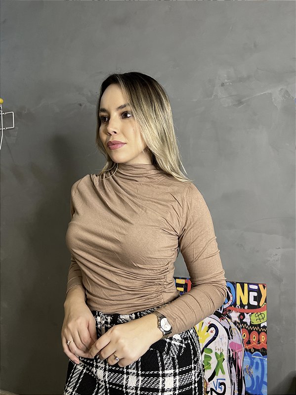 BLUSA BÁSICA MANGA LONGA COM DRAPEADO BEGE