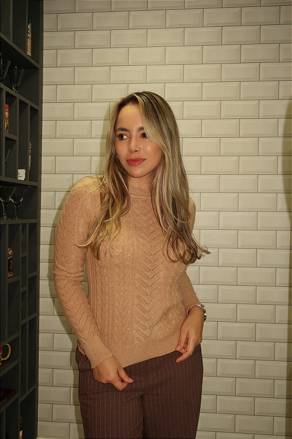 BLUSA EM TRICOT BEGE