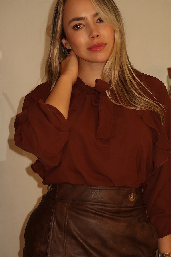 BLUSA MARROM COM AMARRAÇÃO GRAVATA