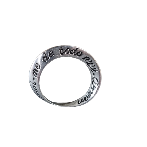 Pingente Círculo Torcido LIVRAI-ME DE TODO MAL AMÉM em Prata 925