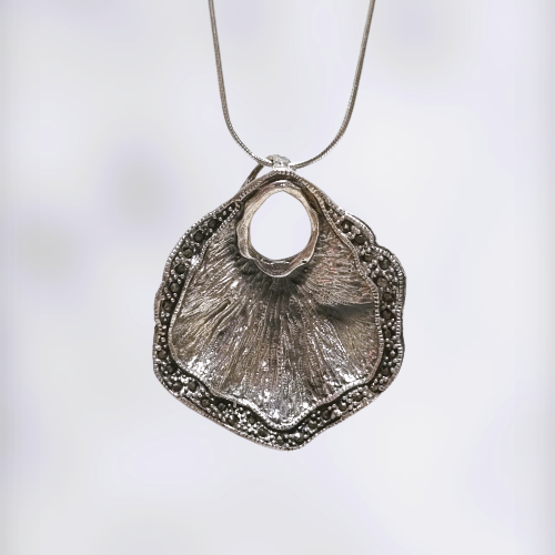 Pingente Concha com Marcassitas Incrustadas Prata 925