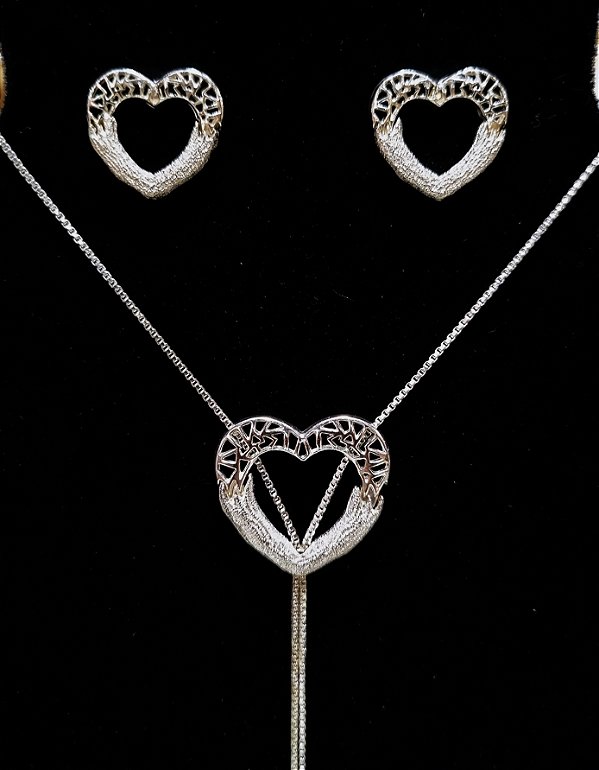 Conjunto de Colar Gravatinha e Brincos Coração de Prata 925