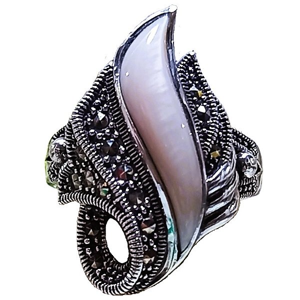 Anel de Prata 925 Folha com Madrepérola Rosa e Marcassitas No. 19