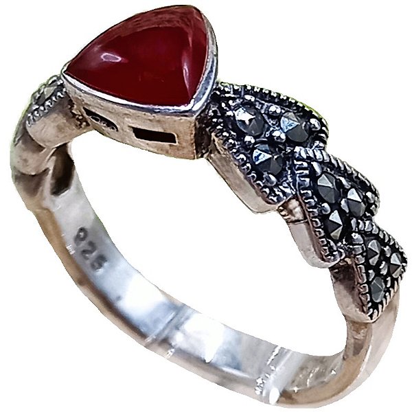 Anel Triângulo De Prata 925 Com Marcassitas e Ágata Vermelha No. 19