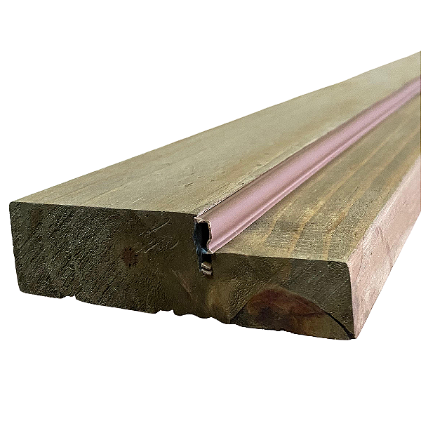 Batente de Madeira Pinus Tingido no Padrão Imbuia