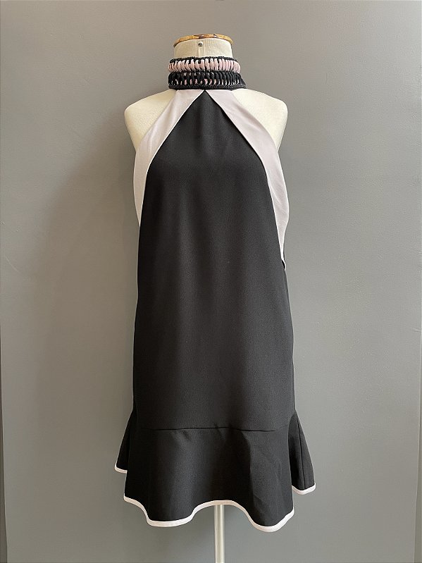 VESTIDO CURTO GOLA BORDADA