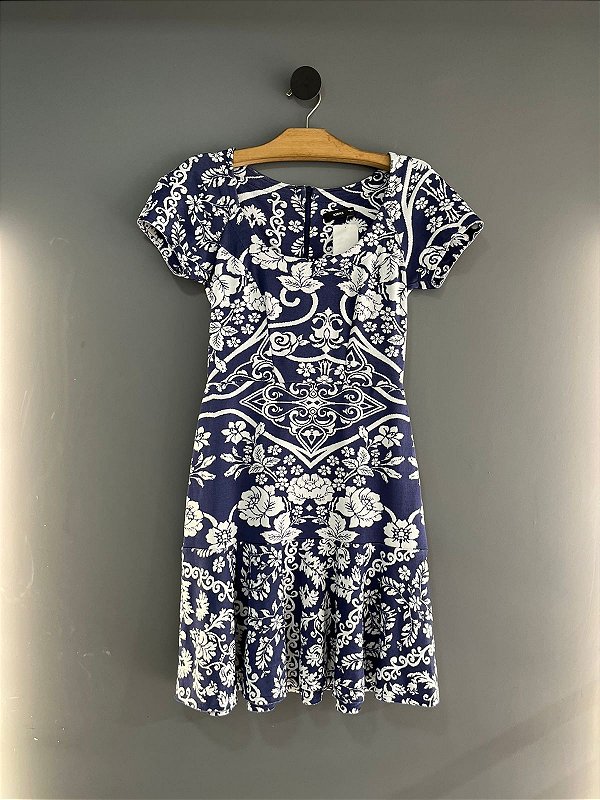 Vestido Curto Estampa Azul e Branco