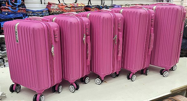 MALA DE VIAGEM A BORDO 10KG COM RODINHAS 360º E CADEADO COM SENHA