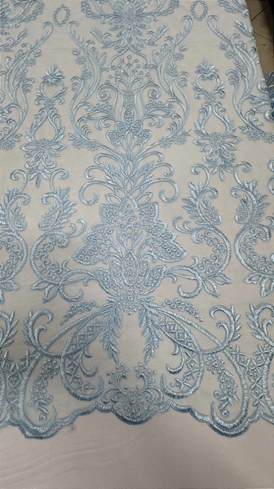 Tule bordado sem pedrarias azul larg:  1,30 cm