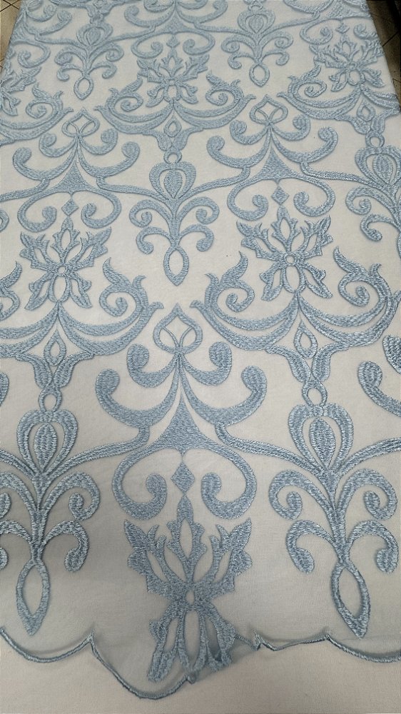 Tule bordado arabescos sem pedrarias azul larg:  130 cm