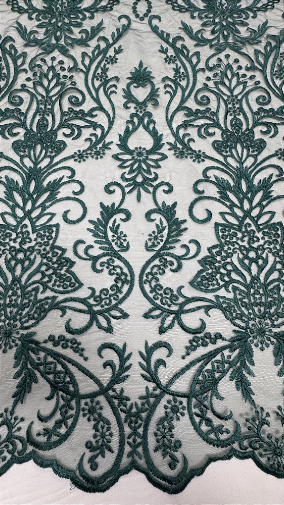 Tule bordado arabescos,cor verde  largura 130 cm composição 100% Poliéster