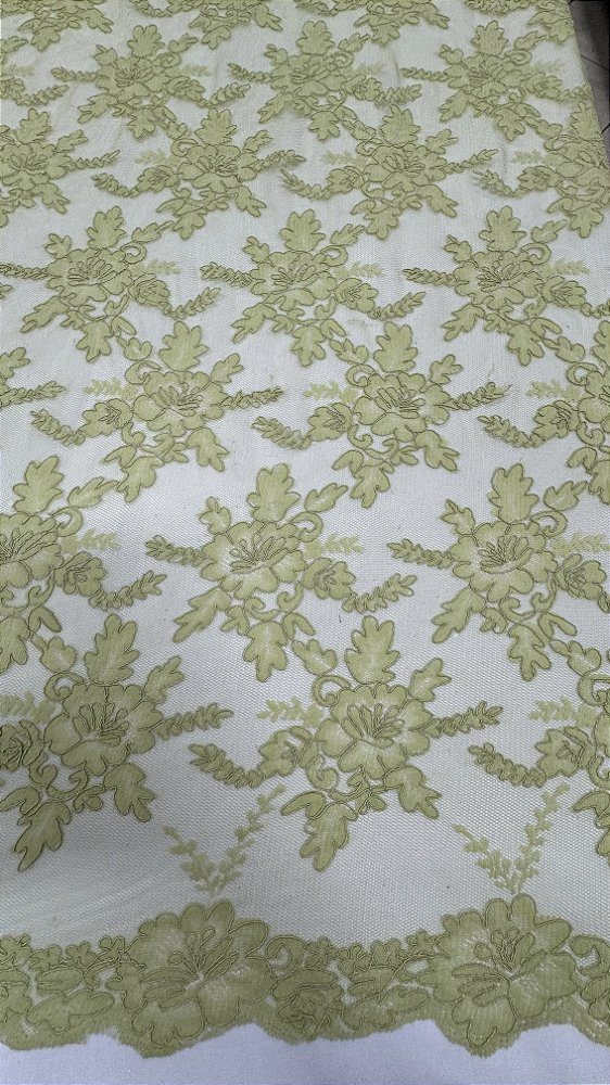 Tule  bordado sem pedrarias,cor verde largura 130 cm composição 100% Poliéster