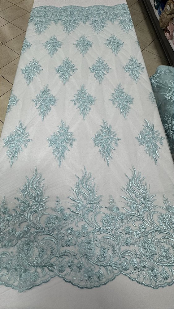 Tule  bordado sem pedrarias,cor tifanny largura 130 cm composição 100% Poliéster