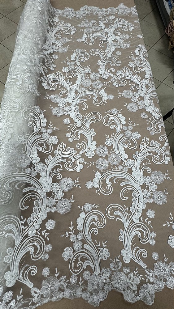 Tule bordado sem pedrarias,off white largura 140 cm 100% Poliamida.