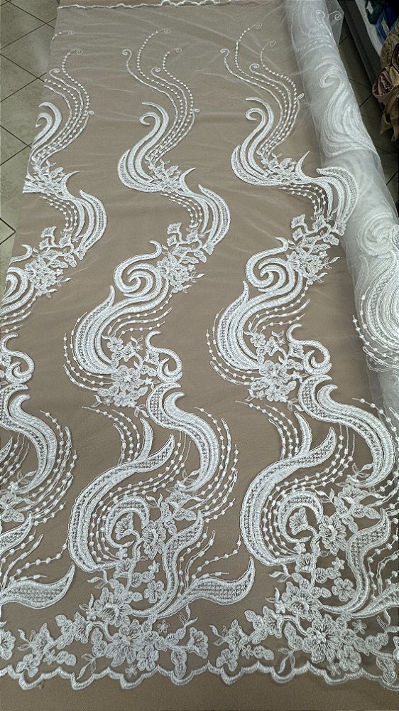 Tule bordado barrado sem pedrarias,off white largura 140 cm 100% Poliamida.