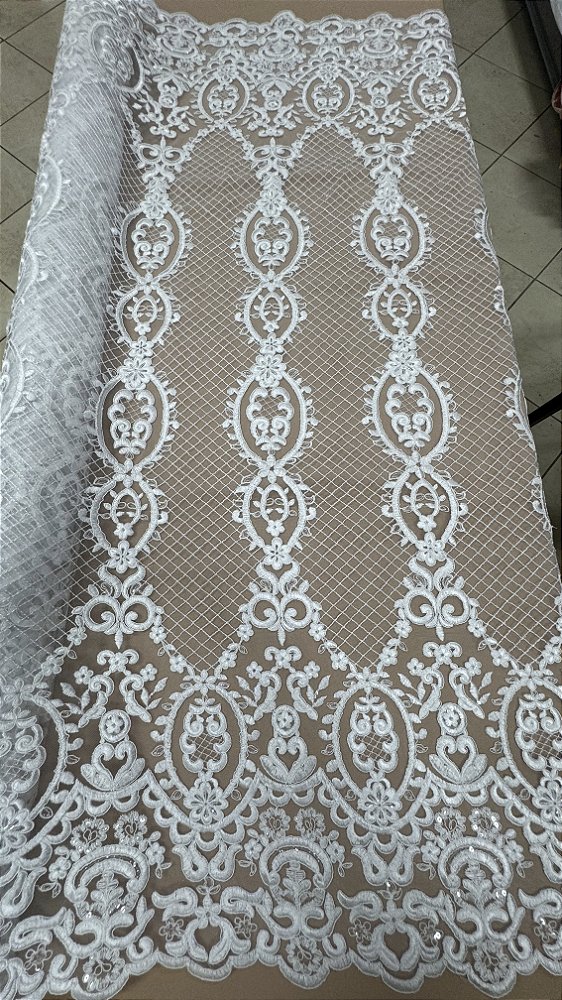 Tule tela bordado arabescos,branco largura 140 cm 100% Poliamida.