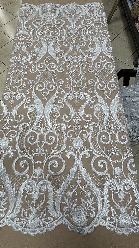 Tule bordado sem pedrarias,branco largura 140 cm 100% Poliéster.