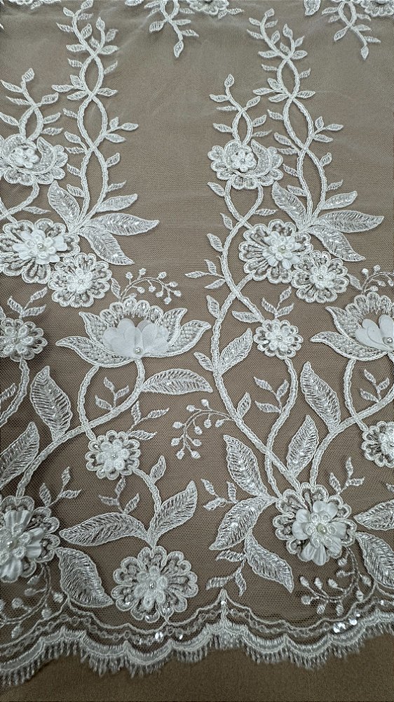 Tule Bordado 3d com Pedrarias,off white largura 130 cm composição 100% Poliamida.