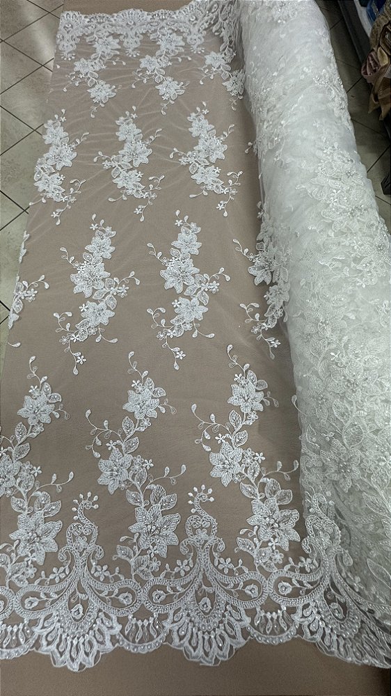Tule Bordado com Pedrarias,off white largura 130 cm composição 100% Poliamida.