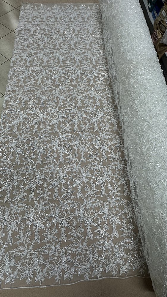 Tule Bordado com Pedrarias,off white largura 130 cm composição 100% Poliamida.