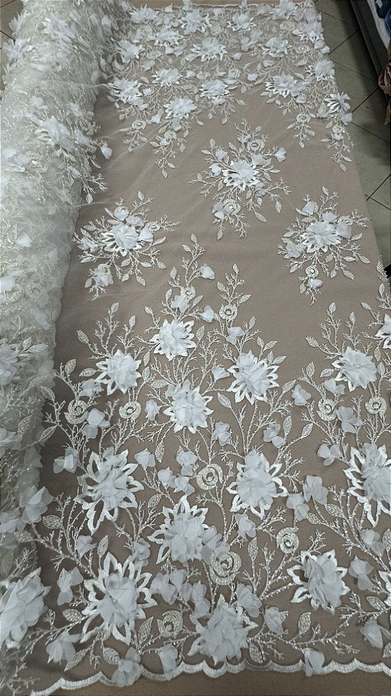 Tule Bordado barrado 3d com Pedrarias,off white largura 130 cm composição 100% Poliamida.