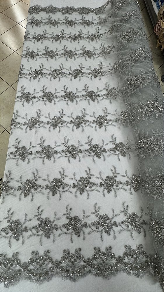 Tule Bordado com Pedrarias,prata largura 130 cm composição 100% Poliéster.