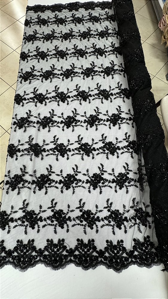 Tule Bordado com Pedrarias,preto largura 130 cm composição 100% Poliéster.