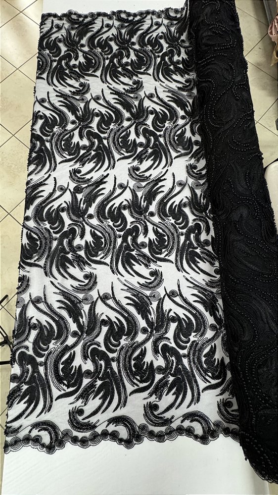 Tule Bordado com Pedrarias,preto largura 130 cm composição 100% Poliéster.
