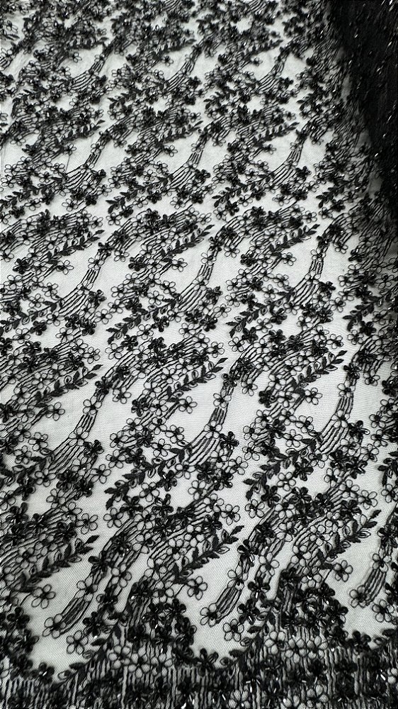 Tule Bordado com Pedrarias,preto largura 130 cm composição 100% Poliéster.