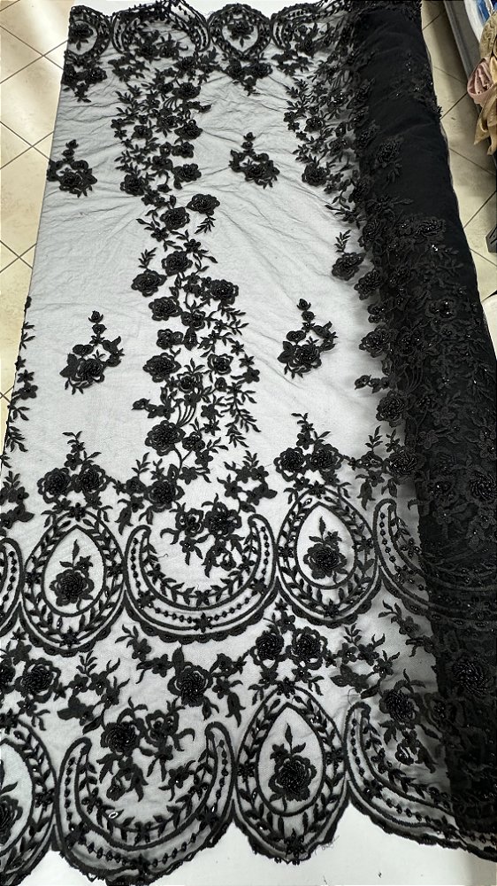 Tule Bordado 3d com Pedrarias,preto largura 130 cm composição 100% Poliamiada.