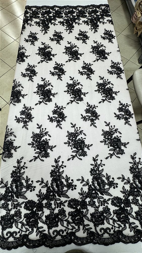Tule ilusion Bordado sem Pedrarias,preto largura 130 cm composição 100% Poliamiada.