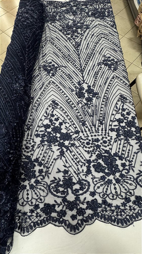 Tule Bordado com pedrarias,azul marinho largura 130 cm composição 100% Poliamida.